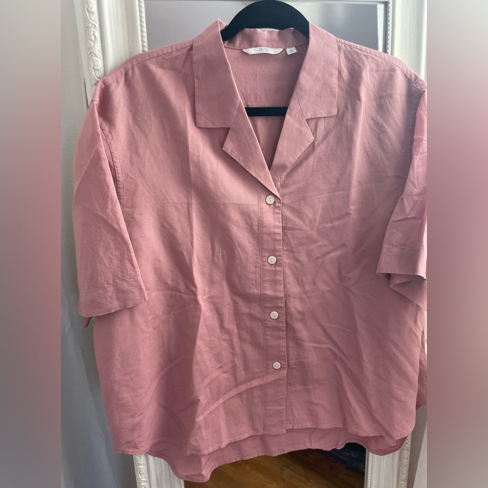 Uniclo short sleeve blouse